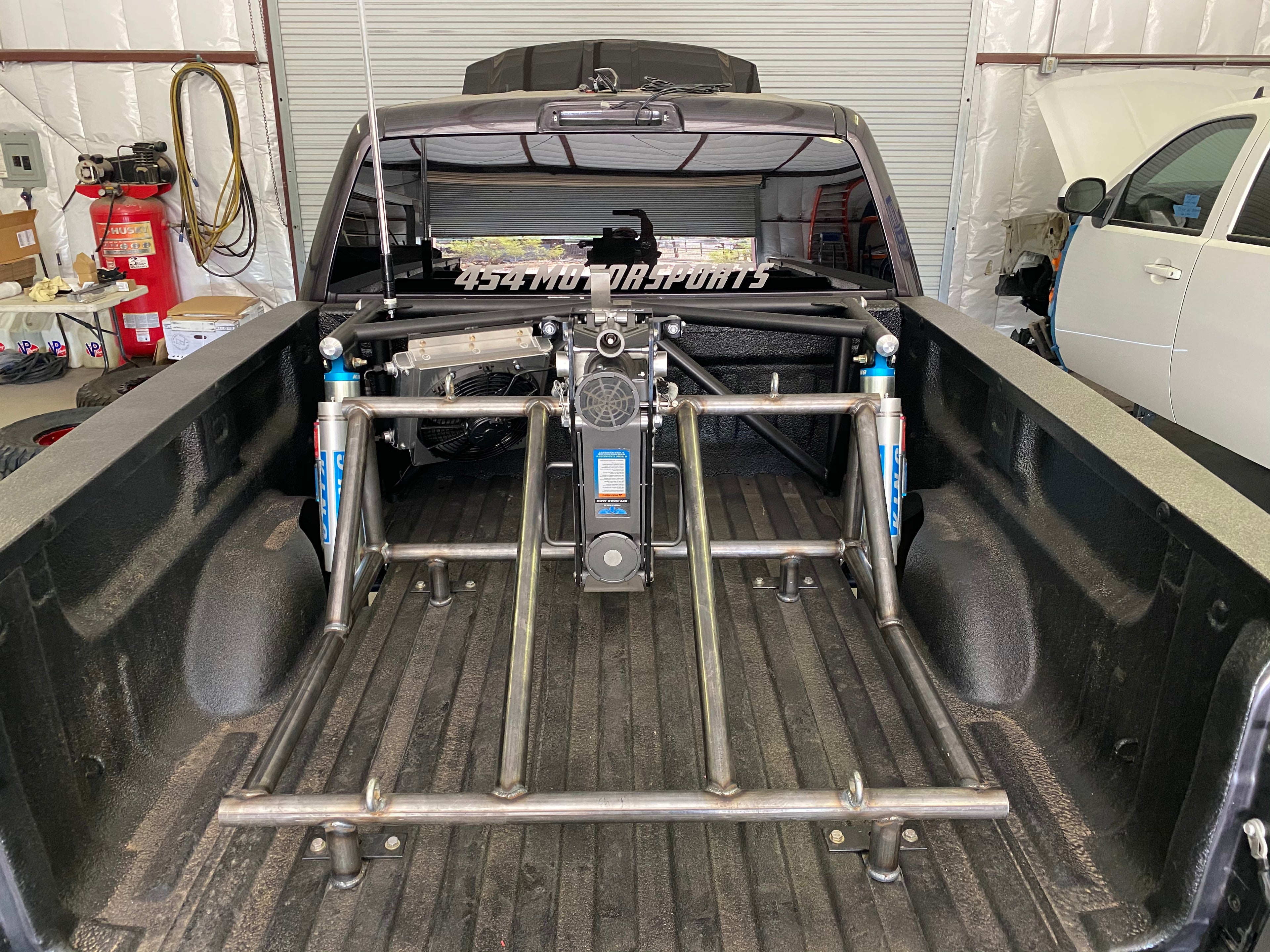 Bravo: Universal Quick Release Tire Cage