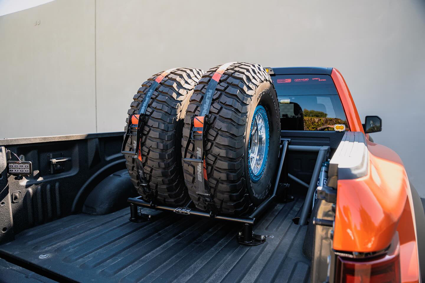Charlie: Universal Quick Release Tire Cage