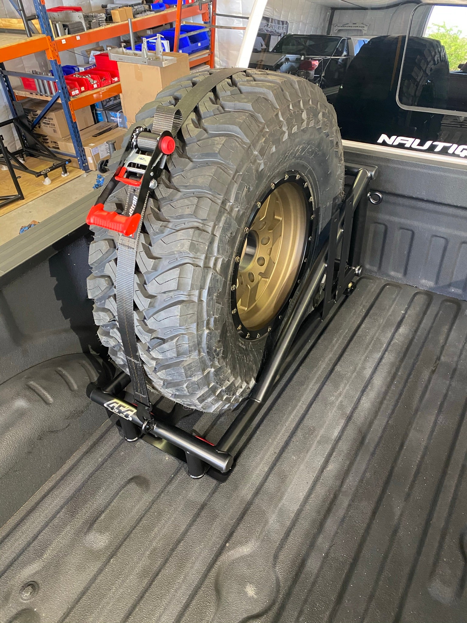 Delta XL: Universal Quick Release Tire Cage