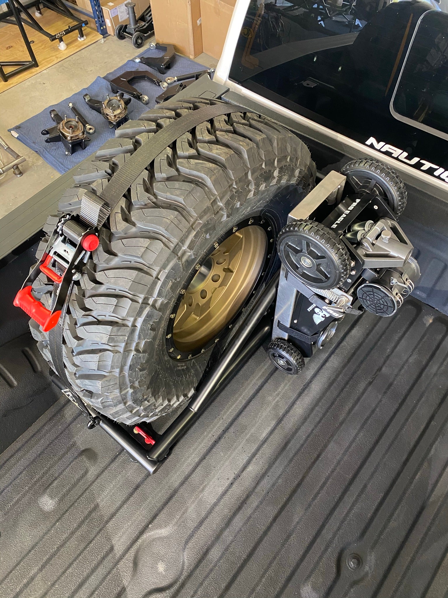Delta XL: Universal Quick Release Tire Cage