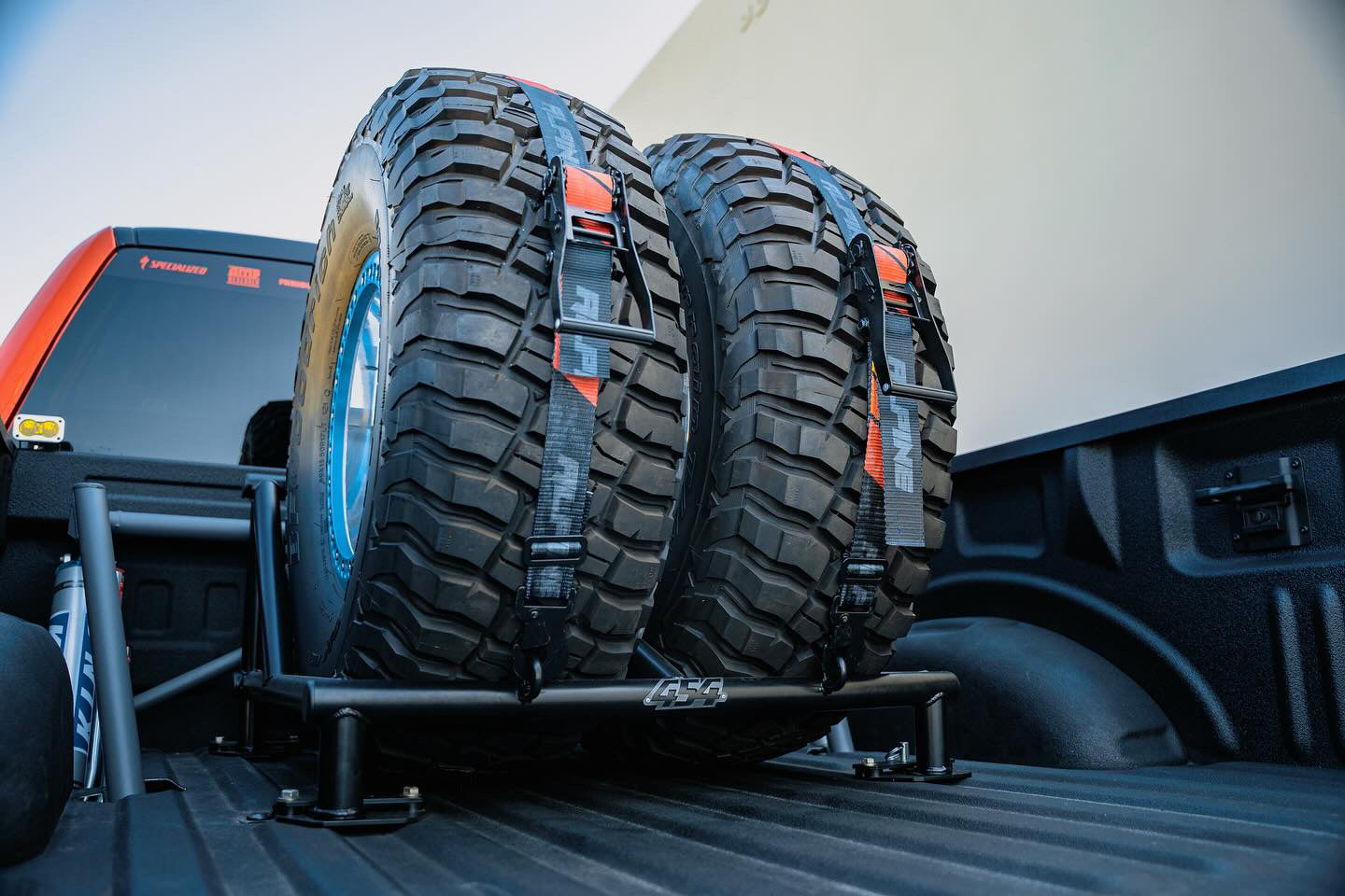 Charlie: Universal Quick Release Tire Cage