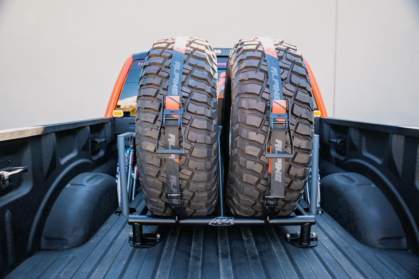 Charlie: Universal Quick Release Tire Cage
